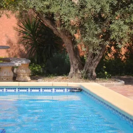 Chantal Proche Centre / Piscine / Clim / Parking *