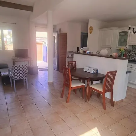 Villa Chantal Proche Centre / Piscine / Clim / Parking *