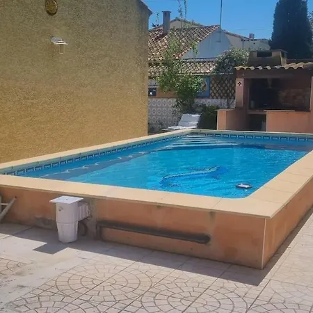 Chantal Proche Centre / Piscine / Clim / Parking Villa *