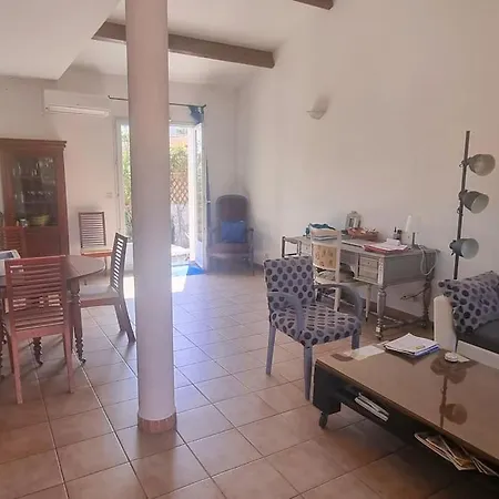 Chantal Proche Centre / Piscine / Clim / Parking Villa *