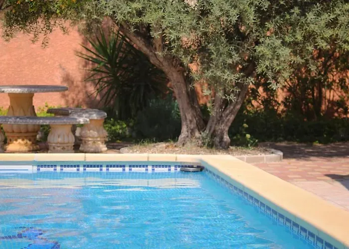 Chantal Proche Centre / Piscine / Clim / Parking *