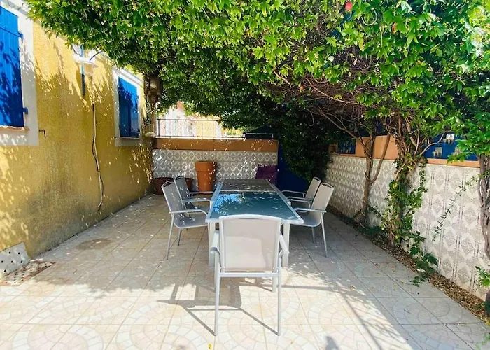 Chantal Proche Centre / Piscine / Clim / Parking * Frontignan