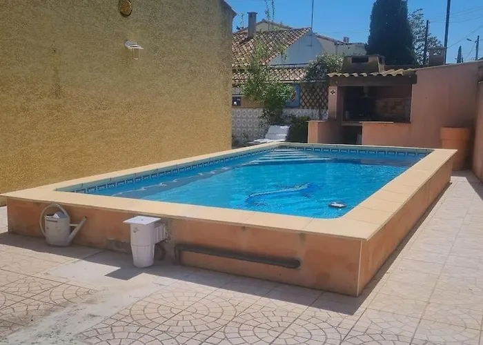 Chantal Proche Centre / Piscine / Clim / Parking Villa *