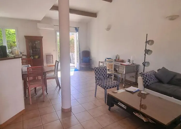 Chantal Proche Centre / Piscine / Clim / Parking Villa *